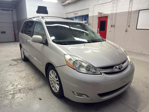 2008 Toyota Sienna XLE Limited
