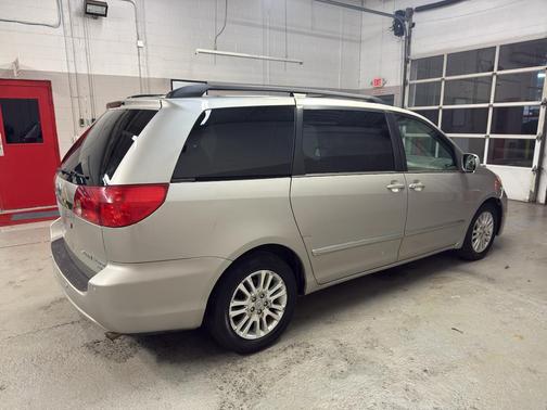 2008 Toyota Sienna XLE Limited