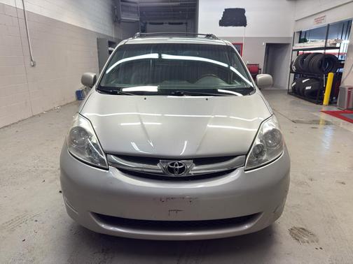 2008 Toyota Sienna XLE Limited