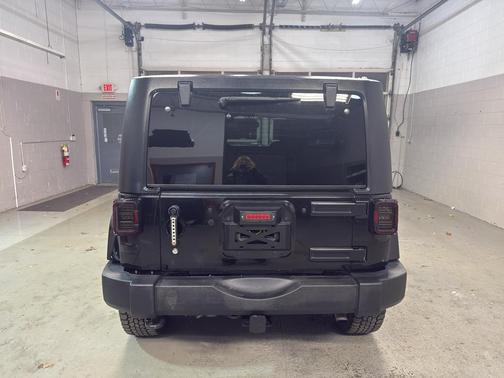 2013 Jeep Wrangler Sahara