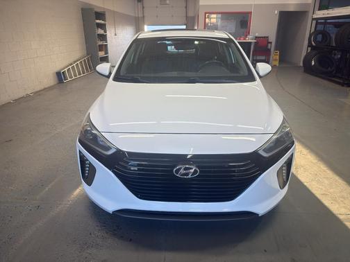 2017 Hyundai IONIQ Hybrid Limited