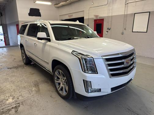 Crystal White Tricoat 2017 Cadillac Escalade ESV Premium Luxury