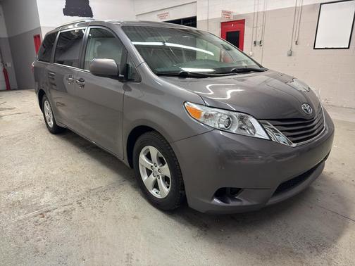 2015 Toyota Sienna LE