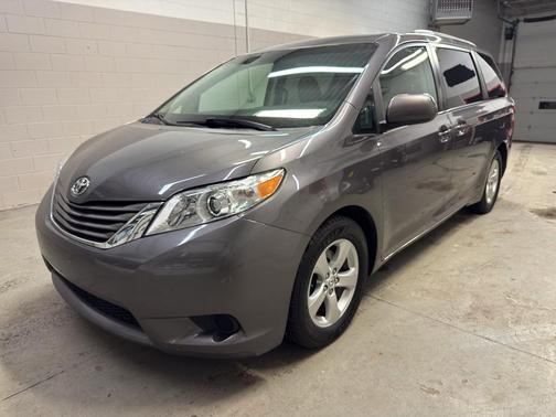 2015 Toyota Sienna LE
