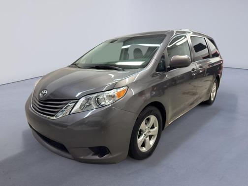2015 Toyota Sienna LE