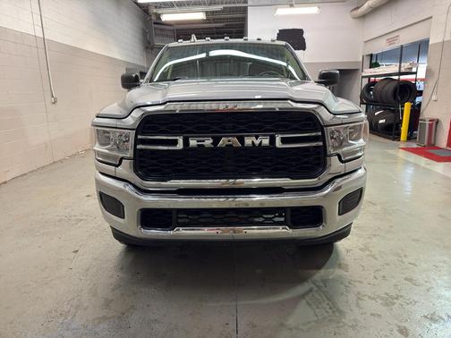 2019 RAM 2500 Tradesman Crew Cab 4x4 6'4' Box
