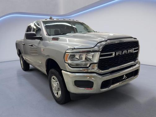 2019 RAM 2500 Tradesman Crew Cab 4x4 6'4' Box
