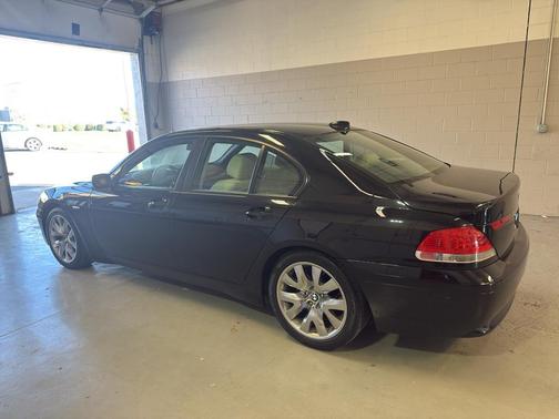 2003 BMW 745 745i
