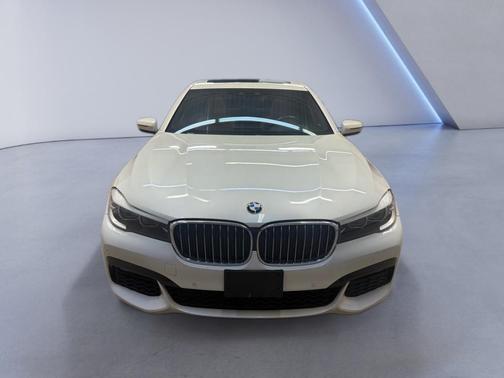 2018 BMW 740e xDrive iPerformance