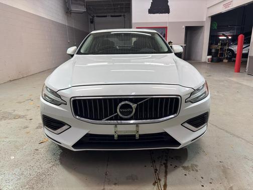 2019 Volvo S60 Hybrid T5
