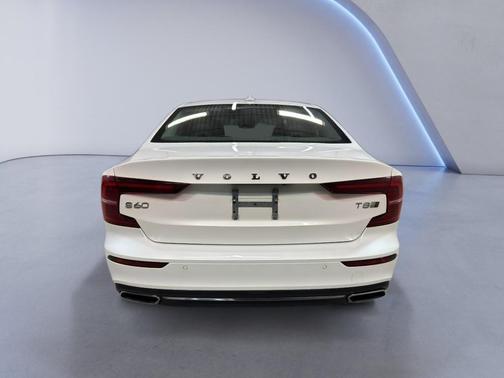 2019 Volvo S60 Hybrid T5