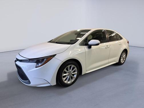 White 2022 Toyota Corolla XLE