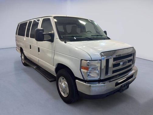2013 Ford E350 Super Duty XLT