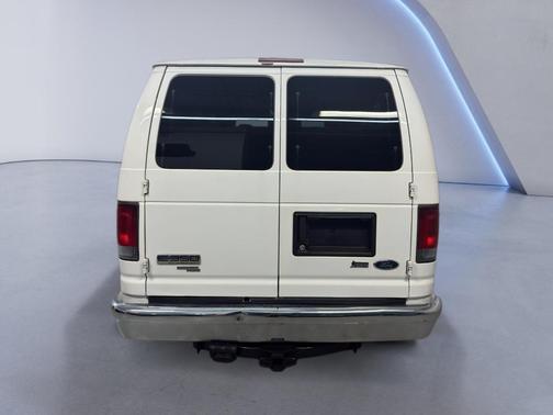 2013 Ford E350 Super Duty XLT