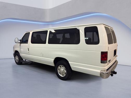 2013 Ford E350 Super Duty XLT