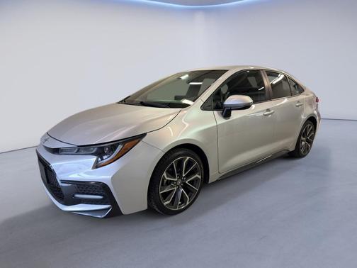 Classic Silver Metallic 2020 Toyota Corolla SE