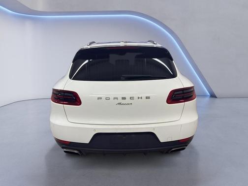 2017 Porsche Macan Base
