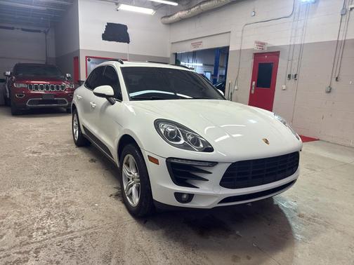 2017 Porsche Macan Base