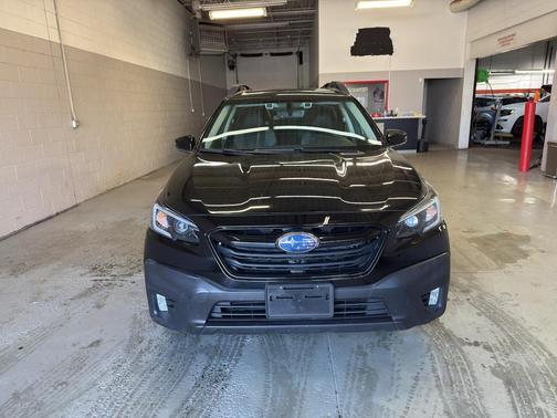 Crystal Black Silica 2020 Subaru Outback Onyx Edition XT