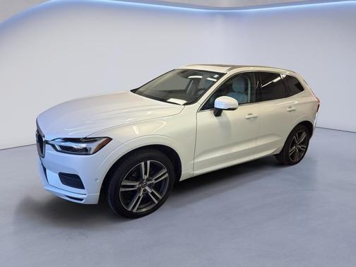 2018 Volvo XC60 T5 Momentum