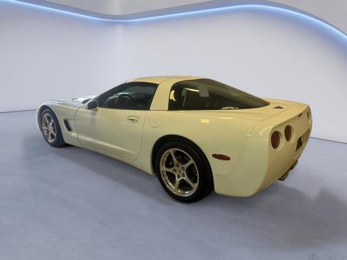 Arctic White 1998 Chevrolet Corvette Base