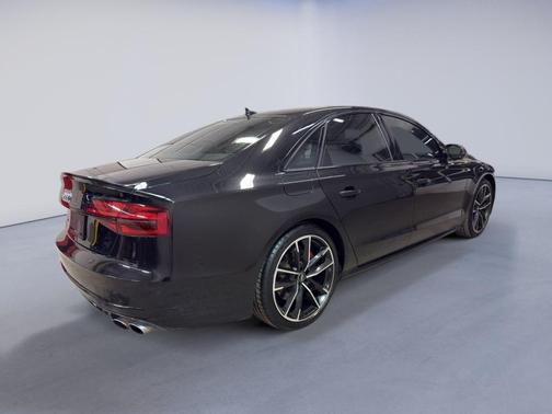 2017 Audi S8 4.0T Plus