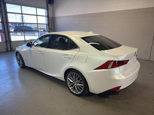 2016 Lexus IS 300 Base