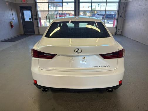 2016 Lexus IS 300 Base