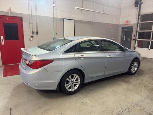 Iridescent Silver Blue Pearl Mica 2013 Hyundai SONATA GLS