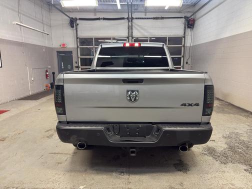 2021 RAM 1500 Classic Warlock Crew Cab 4x4 5'7' Box