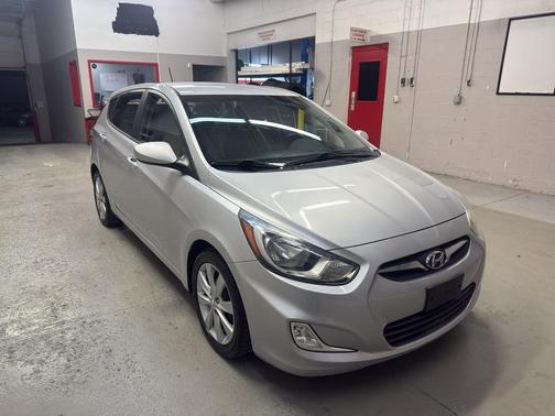 2012 Hyundai Accent SE