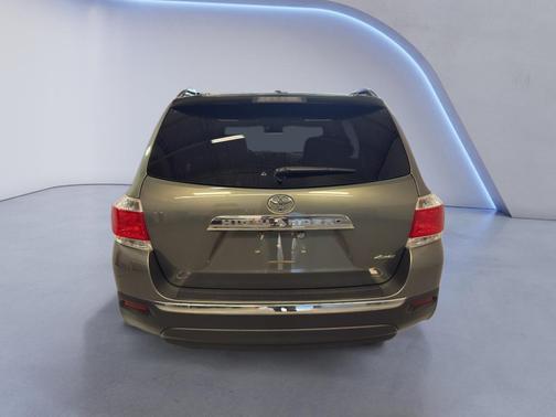 2011 Toyota Highlander SE