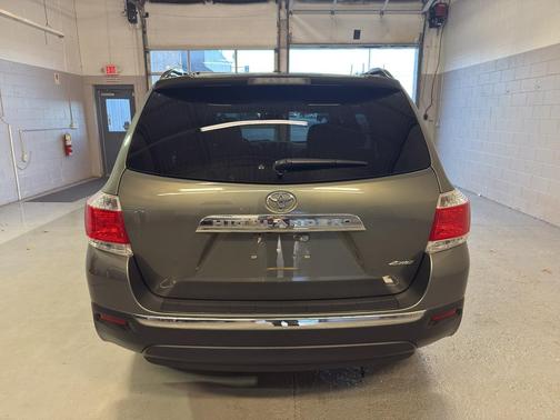 2011 Toyota Highlander SE