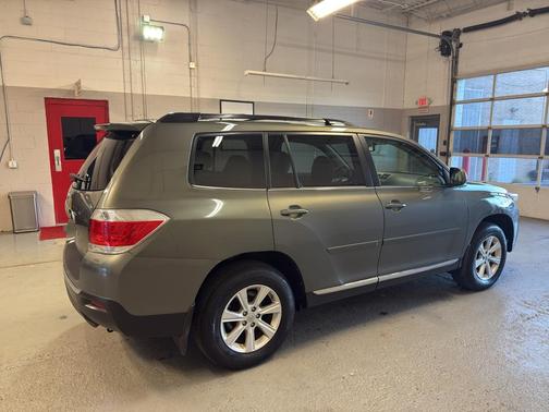 2011 Toyota Highlander SE