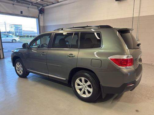 2011 Toyota Highlander SE