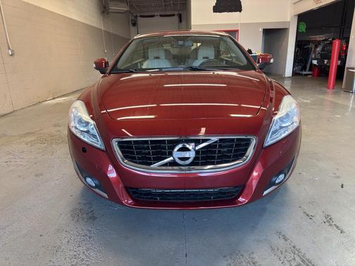 Flamenco Red Metallic 2013 Volvo C70 T5