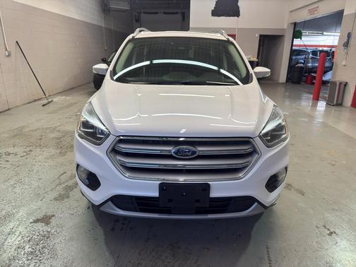 White Platinum Metallic Tri-Coat 2018 Ford Escape Titanium