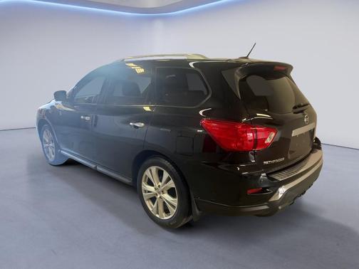 2018 Nissan Pathfinder SL