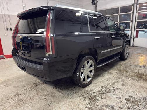 2019 Cadillac Escalade Luxury