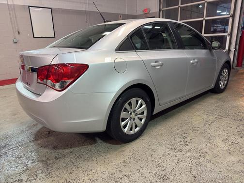 2011 Chevrolet Cruze LS