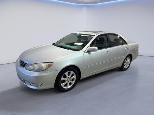 Lunar Mist Metallic 2006 Toyota Camry XLE V6