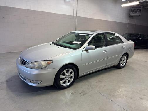 Lunar Mist Metallic 2006 Toyota Camry XLE V6