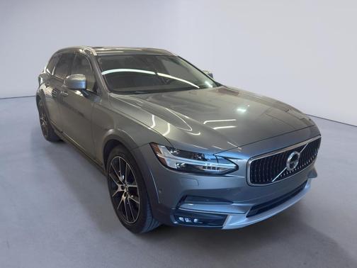 2018 Volvo V90 Cross Country T6