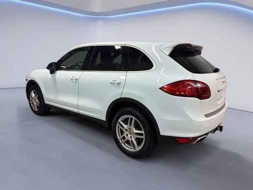 2014 Porsche Cayenne Platinum Edition