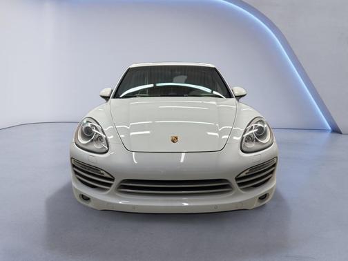 2014 Porsche Cayenne Platinum Edition