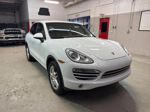 2014 Porsche Cayenne Platinum Edition