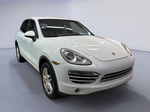 2014 Porsche Cayenne Platinum Edition