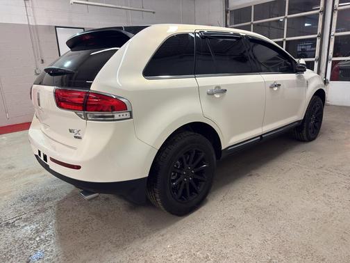 2012 Lincoln MKX Base