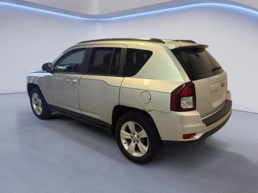 Bright Silver Metallic Clearcoat 2014 Jeep Compass Latitude