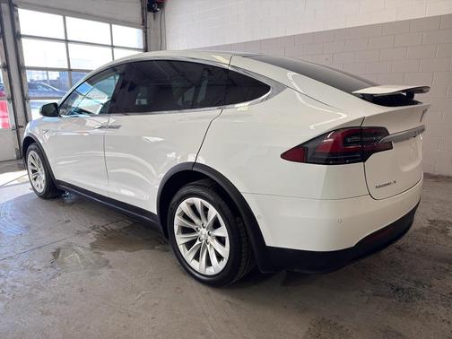 2016 Tesla Model X 90D